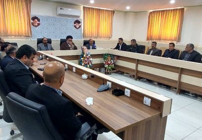 دیدار کارکنان اداره تعاون و کار با نماینده ولی فقیه در استان