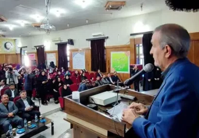 نگاه به جامعه معلولین توانمندسازی آنان باشد