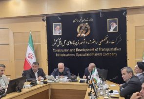 پیگیری رفع مشکلات پروژهای اساسی استان در مرکز کشور