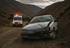 انحراف پژو ۴۰۵ جان یک جوان را در تلچگاه باشت گرفت انحراف پژو ۴۰۵ جان یک جوان را در تلچگاه باشت گرفت