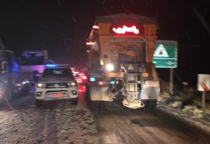 برفگرفتگی خودروها، تنها عامل اختلال در تردد جاده یاسوج – اصفهان برفگرفتگی خودروها، تنها عامل اختلال در تردد جاده یاسوج – اصفهان