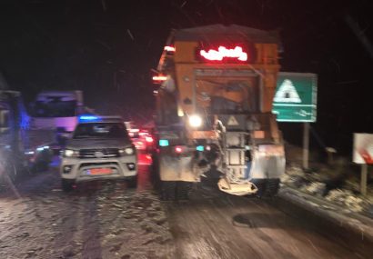 برفگرفتگی خودروها، تنها عامل اختلال در تردد جاده یاسوج – اصفهان برفگرفتگی خودروها، تنها عامل اختلال در تردد جاده یاسوج – اصفهان