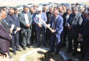 کلنگزنی نیروگاه خورشیدی ۲۵ مگاواتی در دشت مازه کهگیلویه با حضور استاندار کهگیلویه و بویراحمد کلنگزنی نیروگاه خورشیدی ۲۵ مگاواتی در دشت مازه کهگیلویه با حضور استاندار کهگیلویه و بویراحمد
