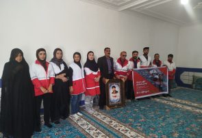 علی توحیدی با خانواده شهید «پذیرش» دیدار کرد