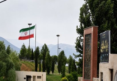 تعویض پرچم‌های بزرگ ایران در دو نقطه شاخص شهر یاسوج