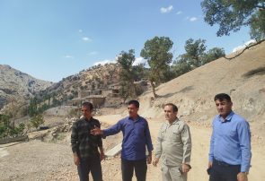 بازدید میدانی بخشدار دیشموک از روستای تنگ تی و بررسی پروژه‌های عمرانی