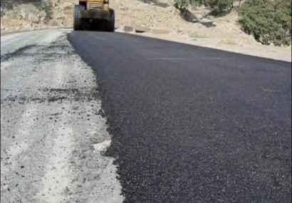آغاز عملیات آسفالت راه روستایی شیخ هابیل توسط راهداری استان آغاز عملیات آسفالت راه روستایی شیخ هابیل توسط راهداری استان